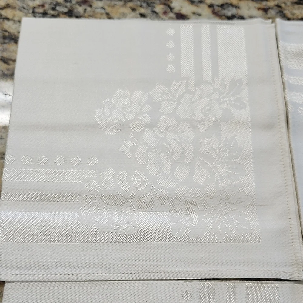 Vintage ClothTablecloth & 8 Napkin Set Ivory/Cream Imported Japan Damask Set New